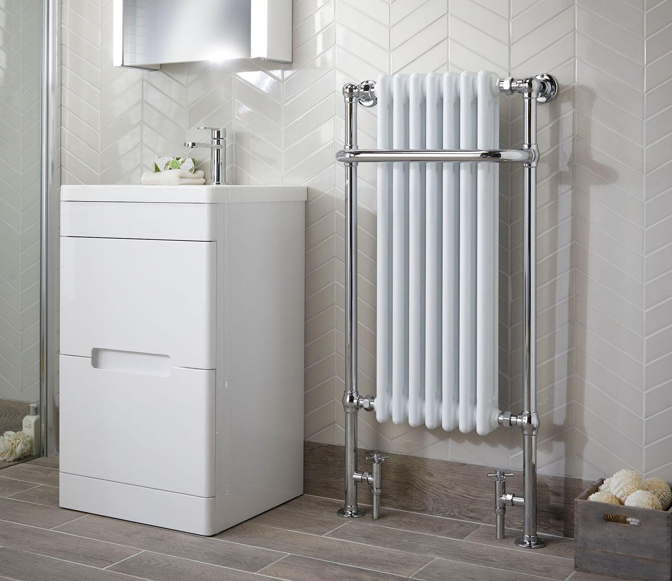 Dunbar Column Radiator & Towel Warmer 555 x 1130mm